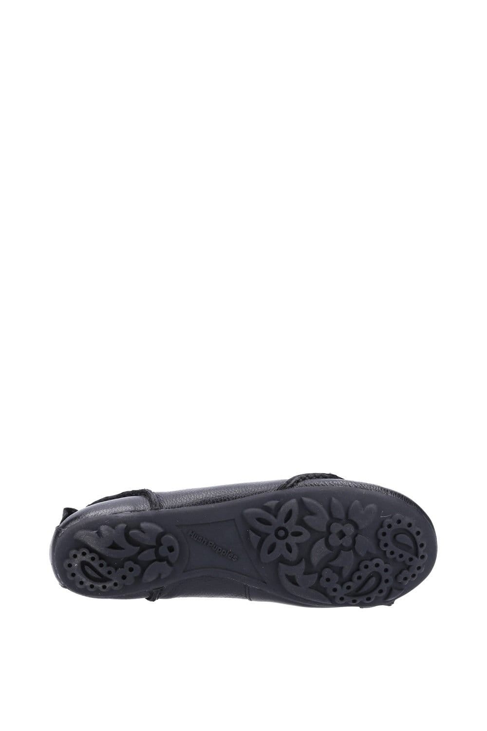 Hush Puppies Hush Puppies Women's 'Janessa' Leather Slip On Shoes in Black - 4