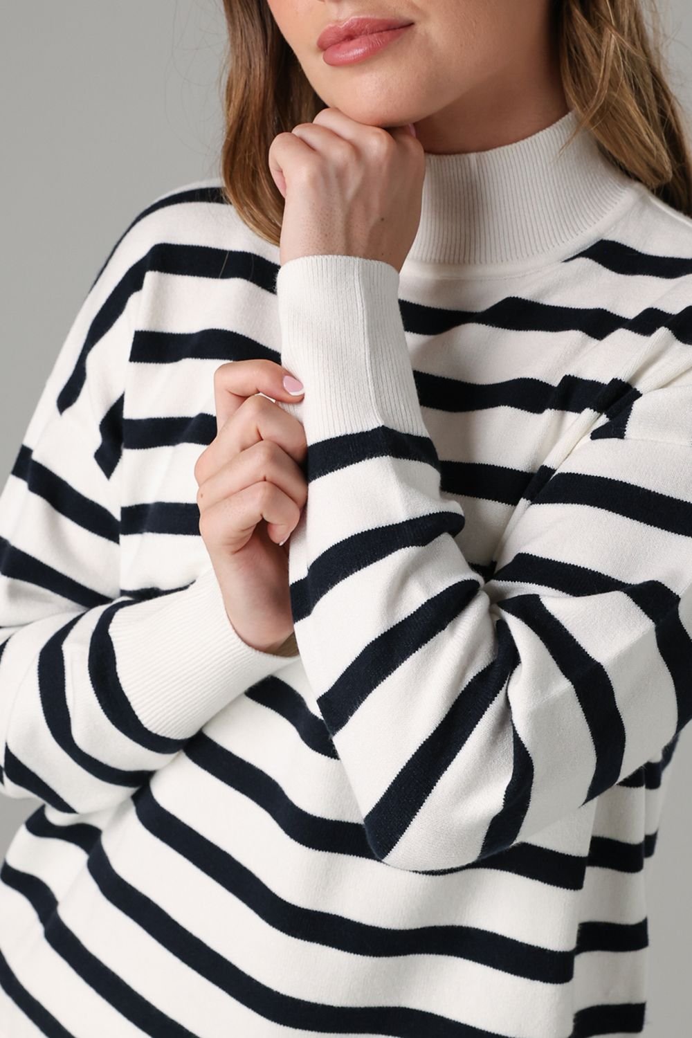 French Connection French Connection Women's Oversized High Neck Cosy Striped Long Sleeve Jumper in White - 4