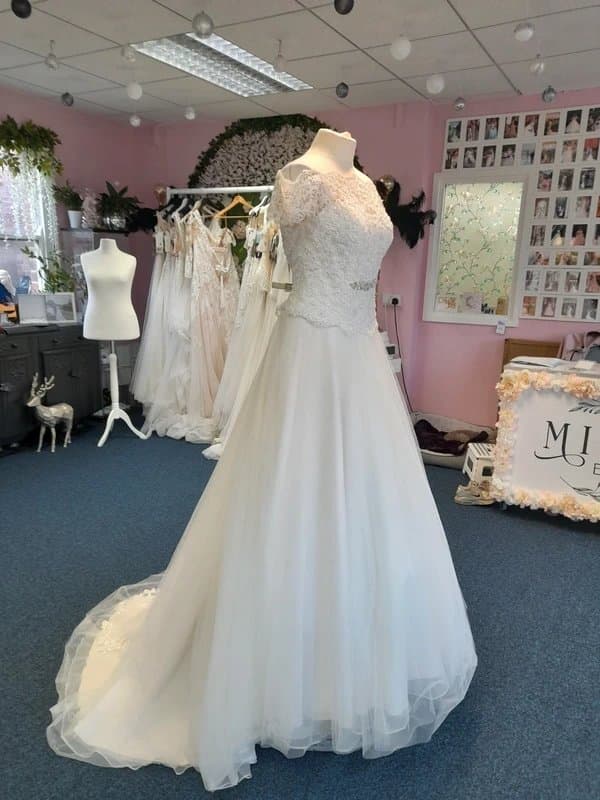 Tres Chic Wedding dress