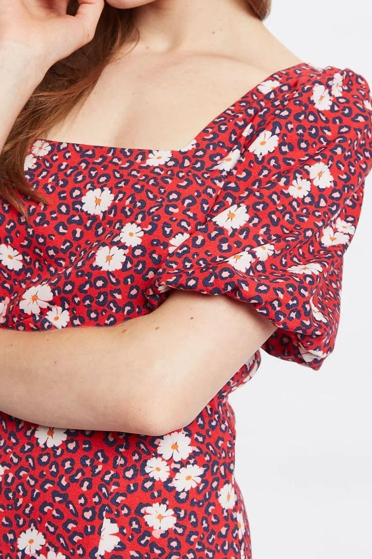 Louche Louche Women's Nadine Roaring Daisy Print Square Neck Balloon Sleeve Midi Dress Red - 3