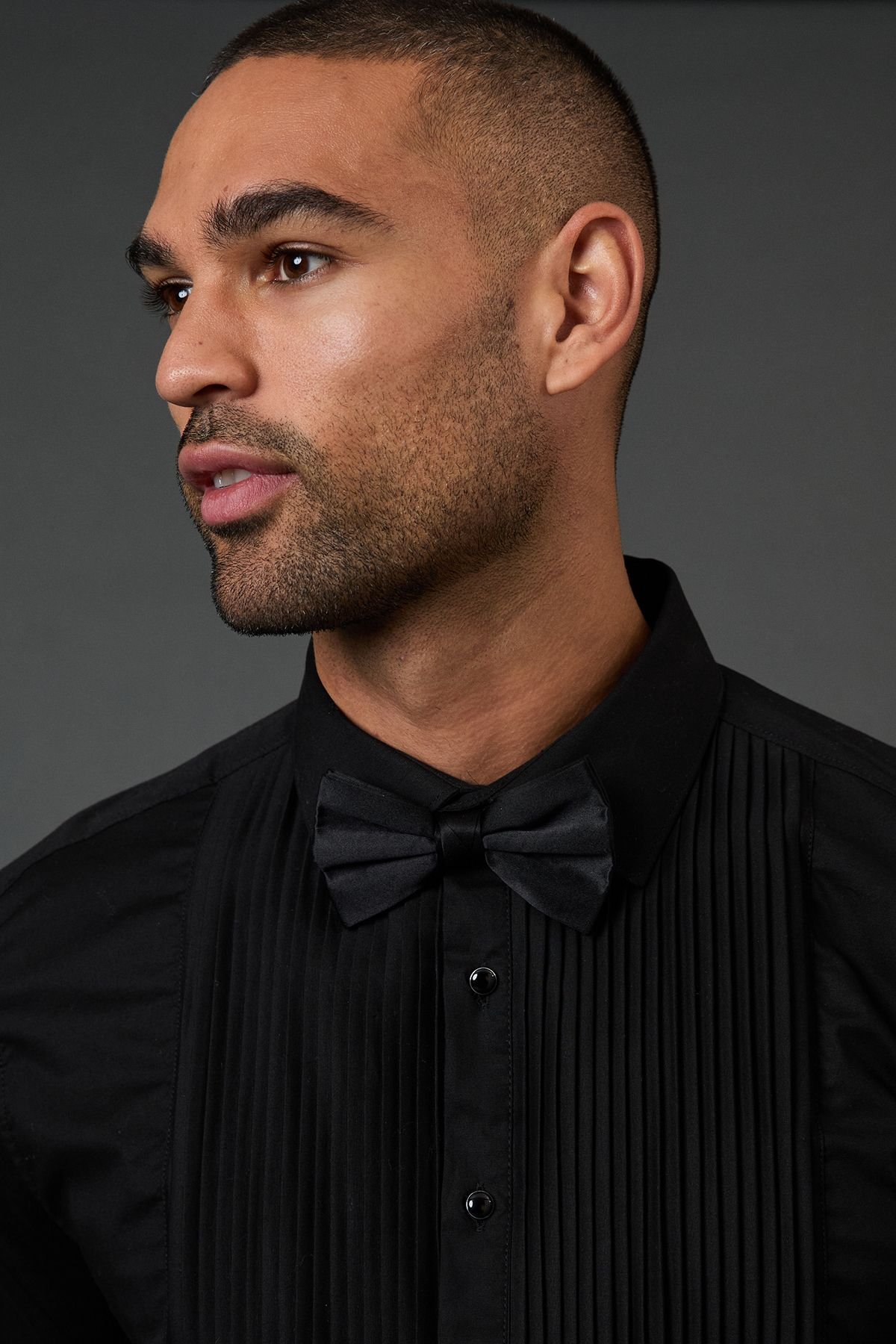 Burton Burton Men's Black Pleat Front Slim Fit Long Sleeve Dress Shirt - 4