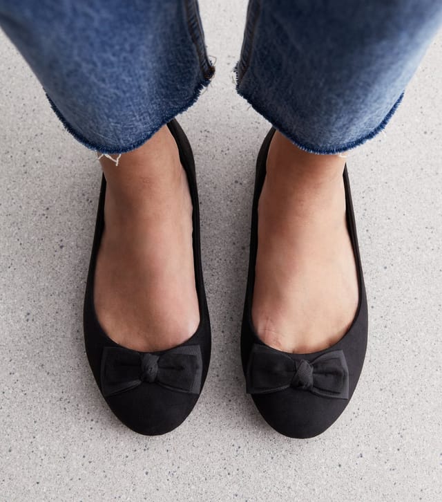New Look Women's Wide Fit Black Suedette Bow Front Ballerina Pumps New Look - 2