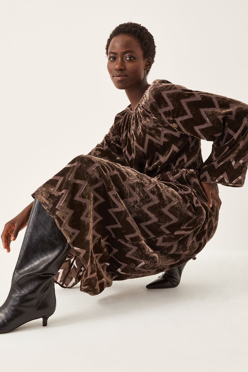 Monsoon Monsoon Women's Keisha Geometric Velvet Midi Dress Brown in Chocolate - 4