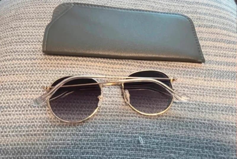 The Unbranded Brand Gold coloured sunglasses, perfect for city breaks cruisers or summer beach holidays