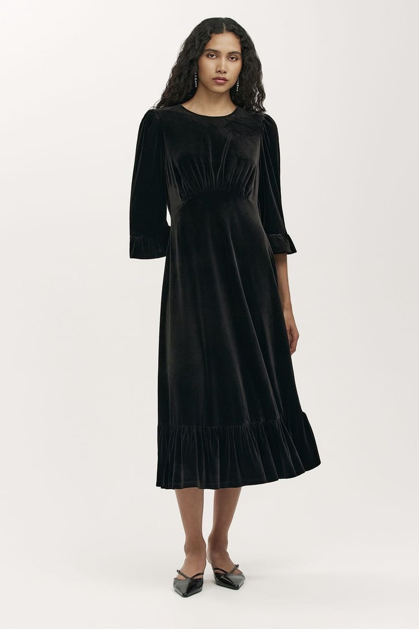 Finery London Finery London Women's Petite Scarlett Velvet Midi Tea Dress in True Black - 1