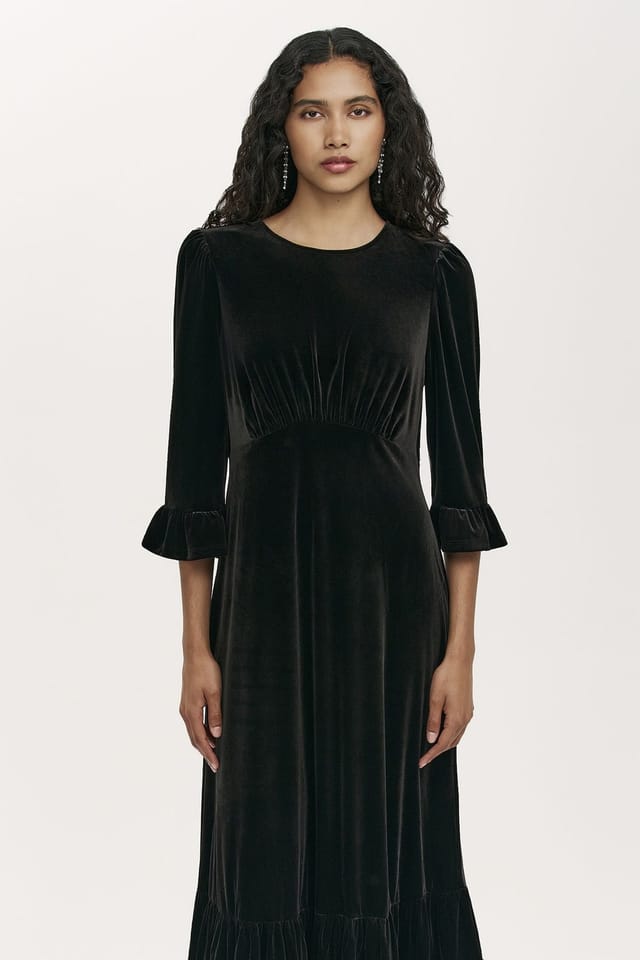 Finery London Finery London Women's Petite Scarlett Velvet Midi Tea Dress in True Black - 2