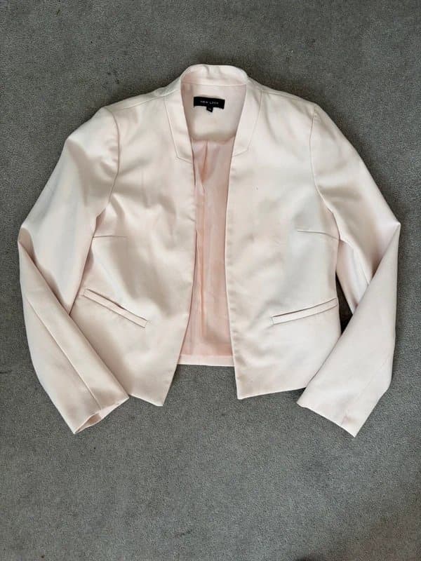 New Look Cropped baby pink blazer jacket