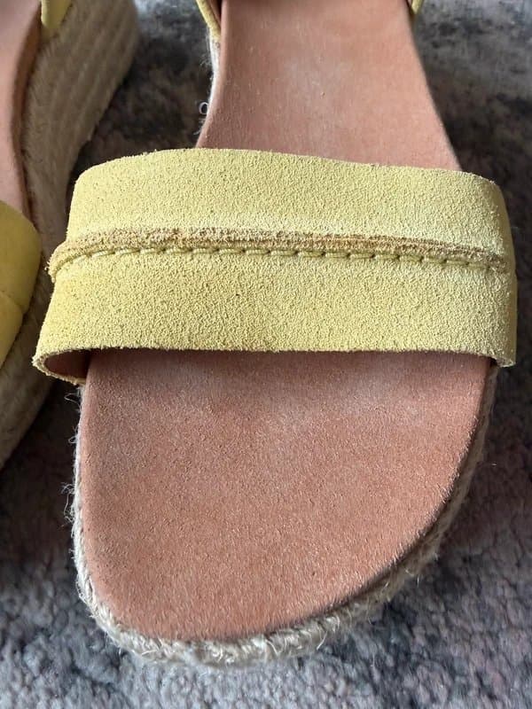 Clarks Clark’s yellow suede leather espadrille wedge sandals size 7 d