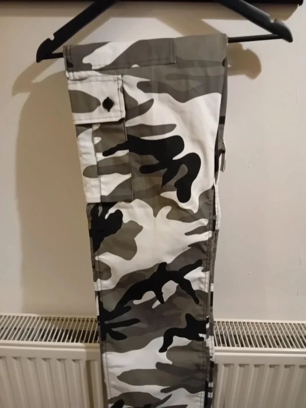 ASOS Urban cammo pants - 1