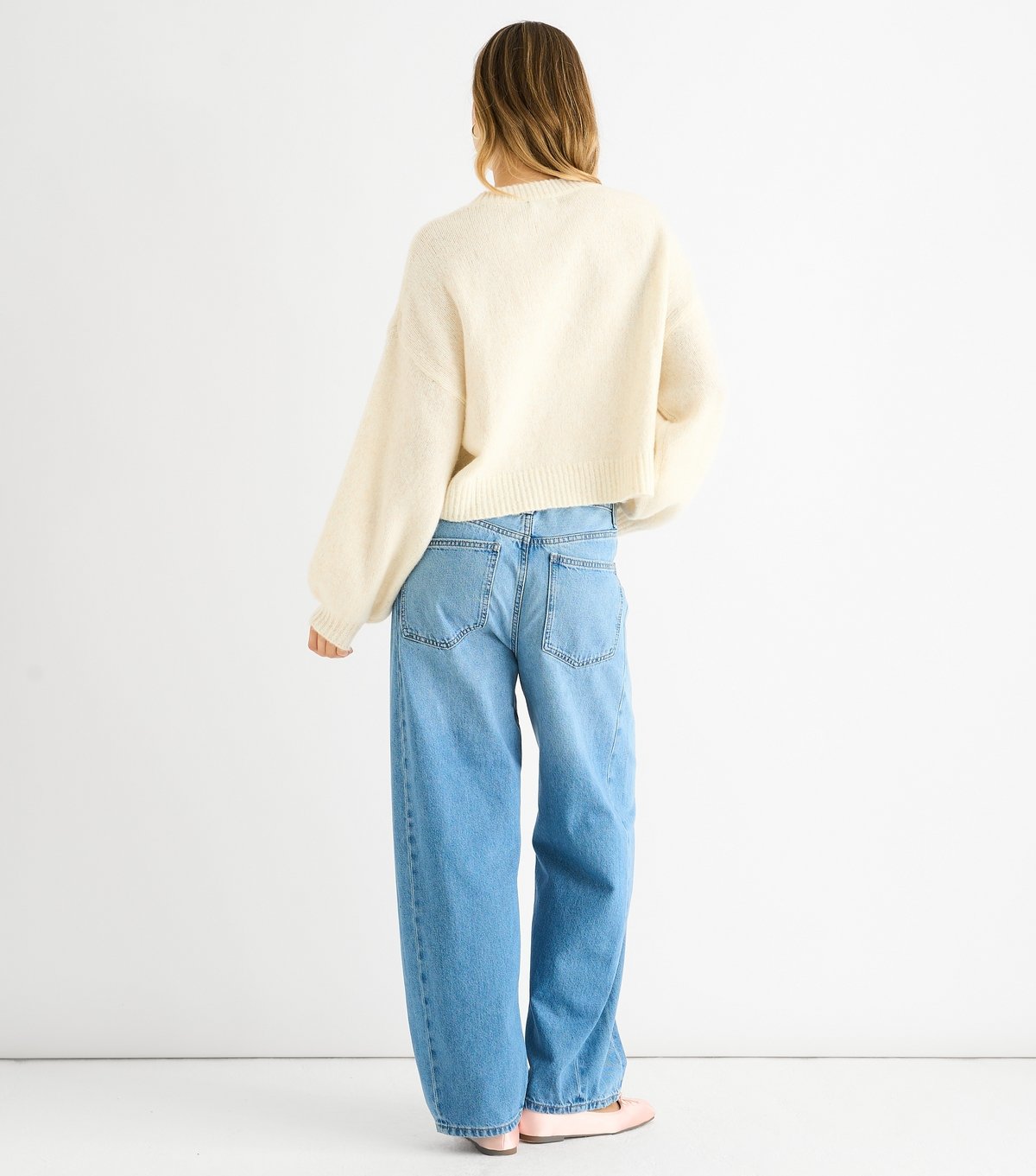 Gini London Women's Cream Contrast Bow Jumper Gini London New Look - 4