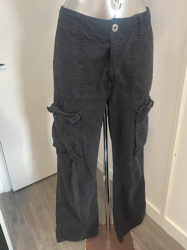 Bershka Bershka ladies cargo pants baggy medium rise cargo pants