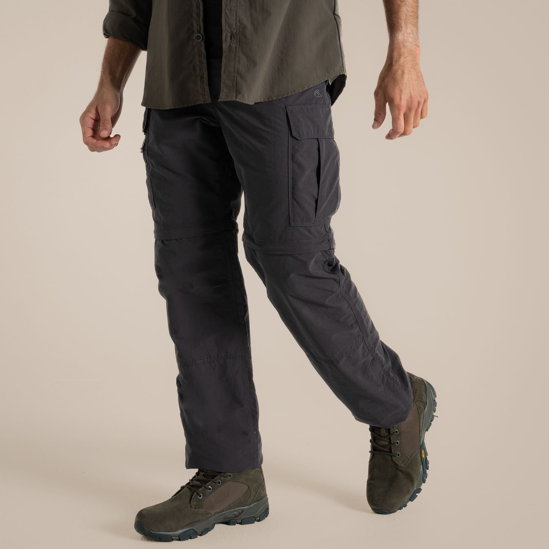 Craghoppers Craghoppers Men's NosiLife Pro Insect-Repellent Odour Elimination Zip-Off Cargo Trouser in Dark Grey