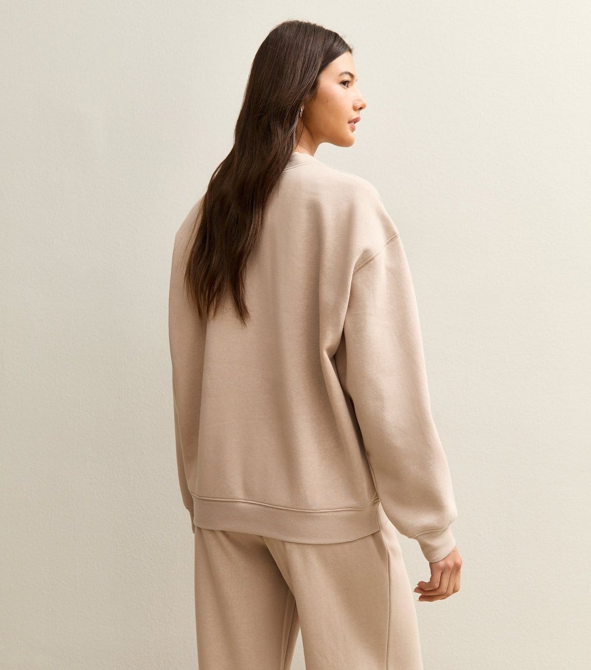 New Look Women's Mink Relaxed Fit Crew Neck Sweatshirt New Look - 4