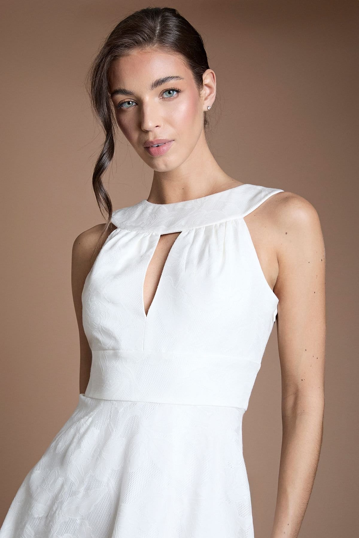 Coast Coast Women's Keyhole Floral Lace Full Skirted Wedding Dress in Ivory - 4