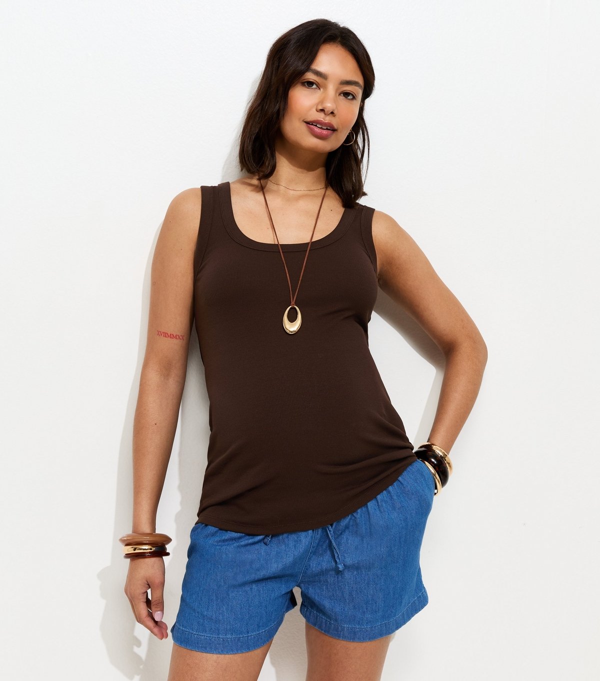 New Look Women's Maternity Brown Ribbed Scoop Neck Vest New Look - 2