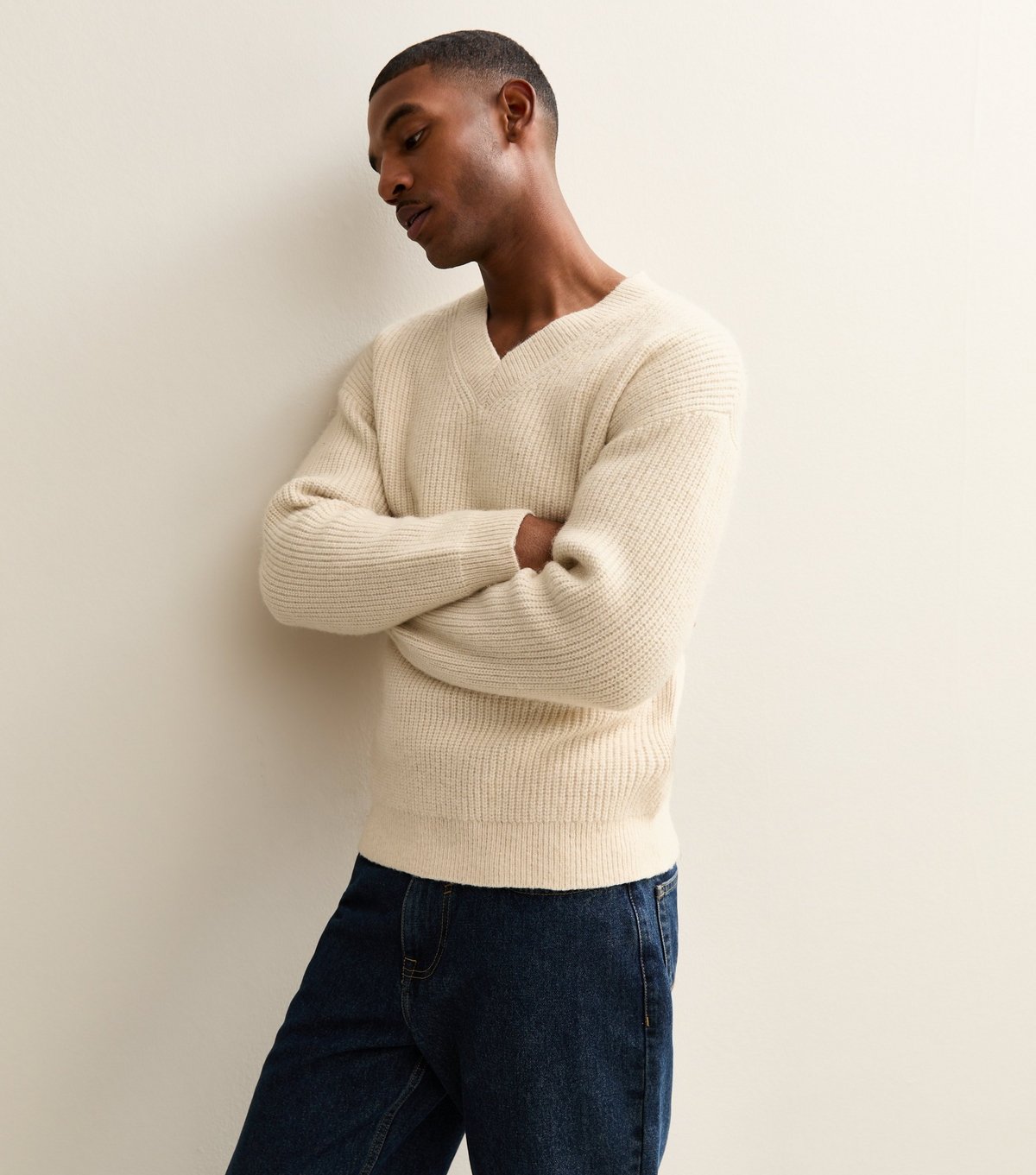 New Look Men's Cream Relaxed Long Sleeve V-Neck Jumper New Look - 2