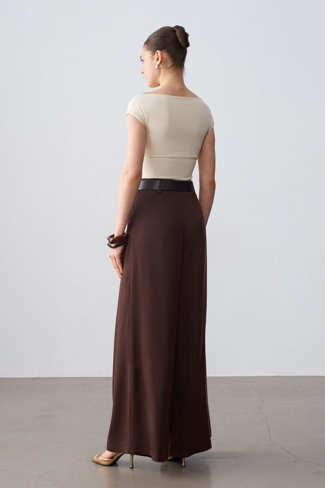 Dilvin Dilvin Women's High-Waist Pleated Wide-Leg Trousers in Chocolate - 2
