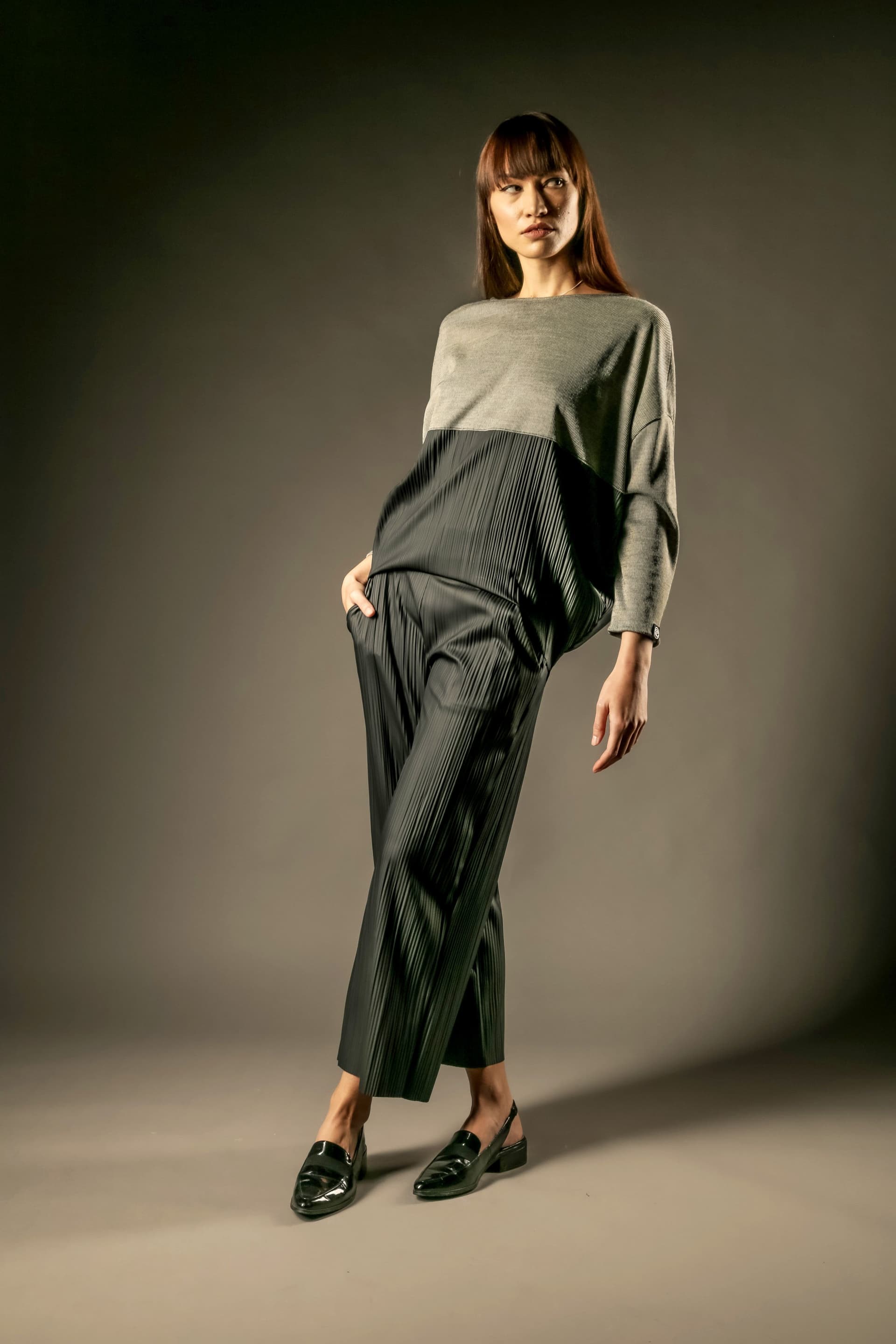 Out Of Sync Out Of Sync Women's Pleated culottes in Black