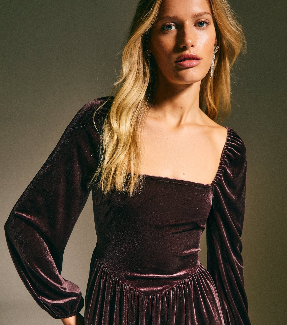 New Look Women's Brown Velvet Square Neck Mini Dress New Look - 2