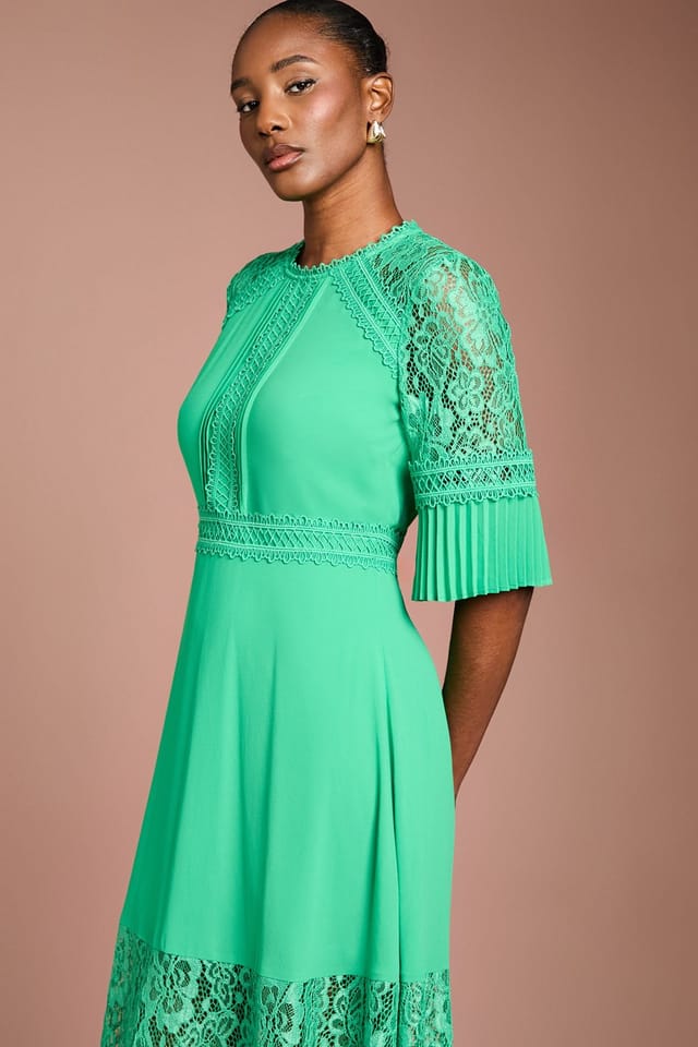 Coast Coast Women's Lace Insert Midi Dress in Green - 2