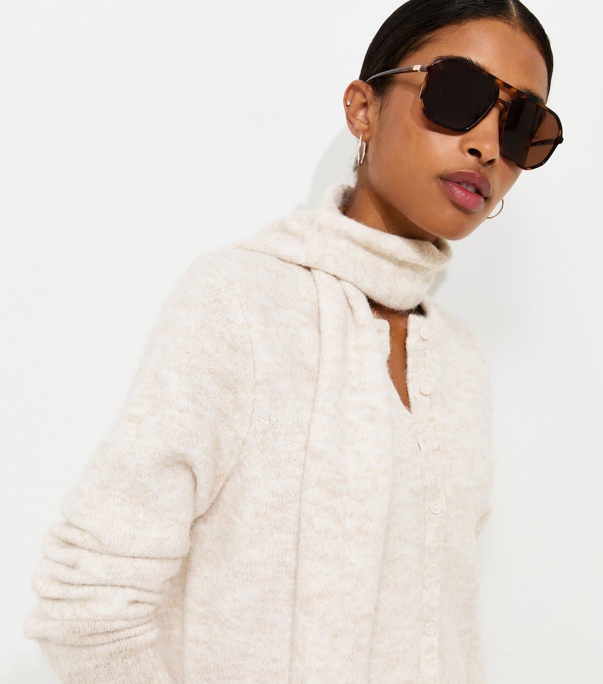 New Look Women's Off White Knitted Detachable Scarf Cropped Cardigan New Look