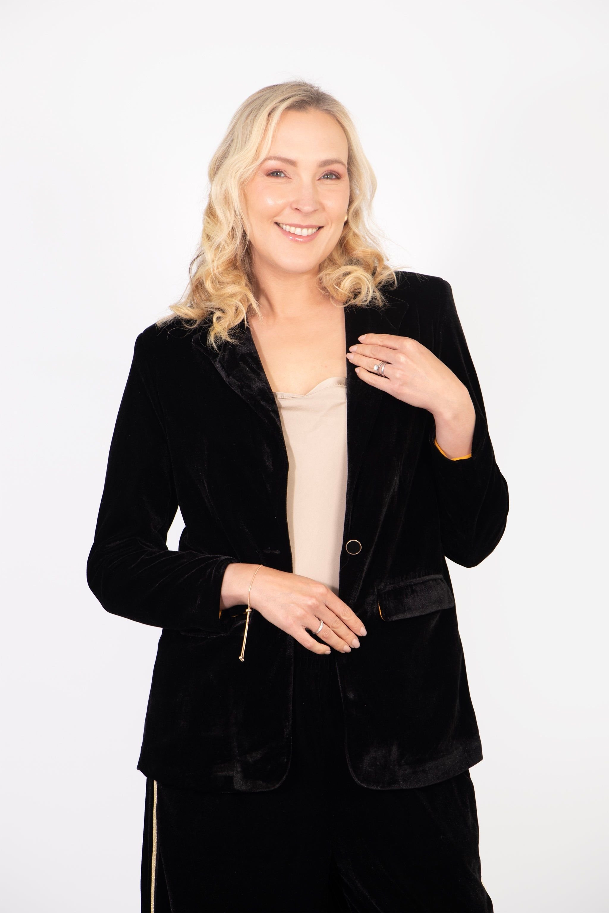 Sarta Sarta Women's Blake Suit Jacket Boyfriend Blazer - Black, Velvet in Black - 2
