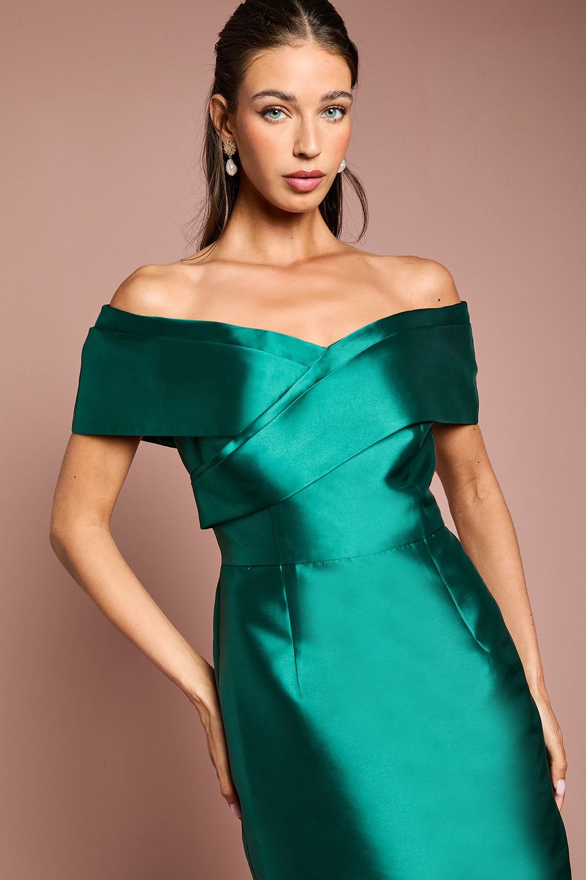Coast Coast Women's Twill Bardot Pleat Detail Column Detail Maxi Bridesmaid Dress in Emerald - 3