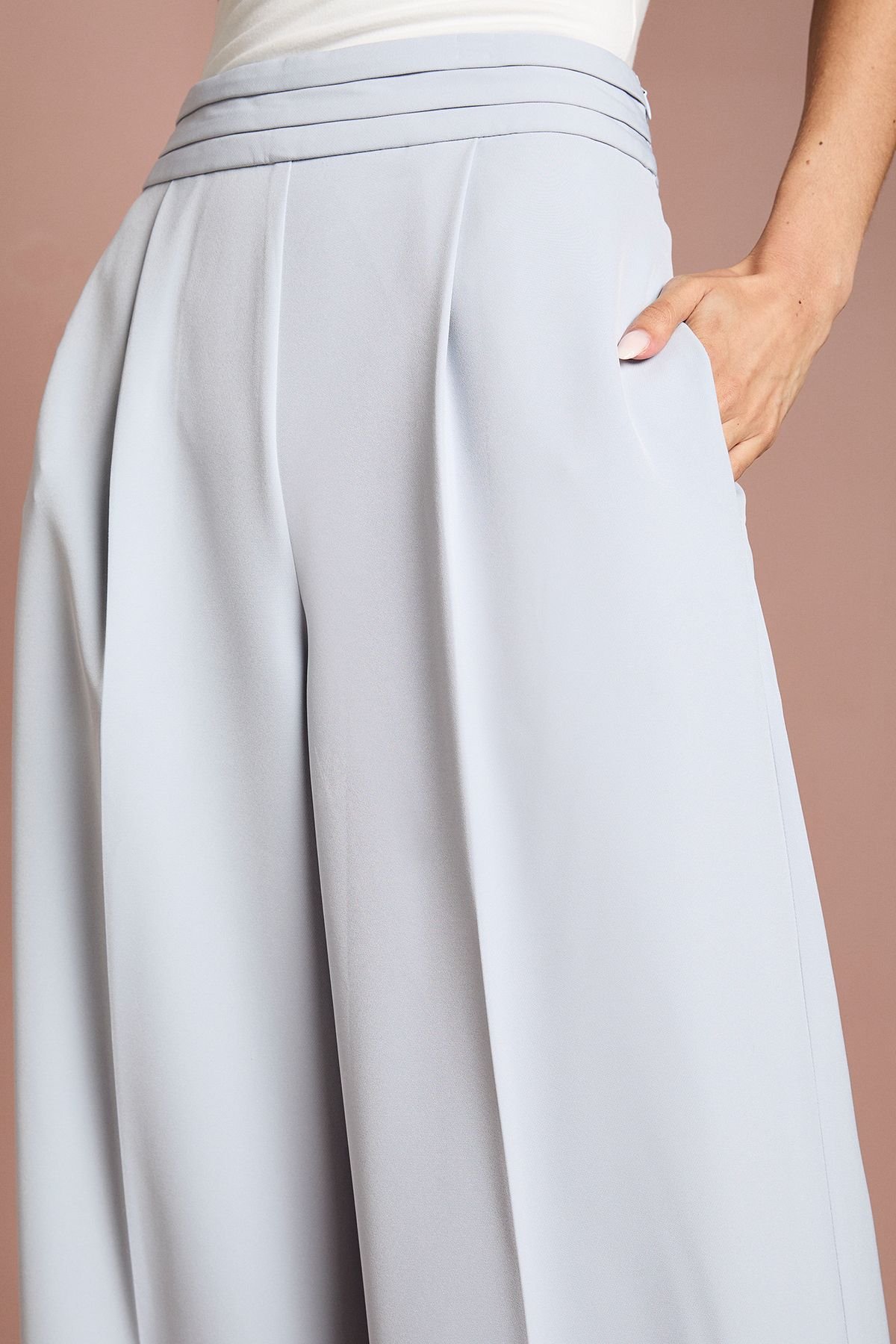 Coast Coast Women's Lisa Tan Straight Leg Crepe Trouser in Blue - 4