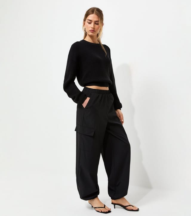 New Look Women's Black Cargo Pocket Tapered Cuffed Trousers New Look - 3