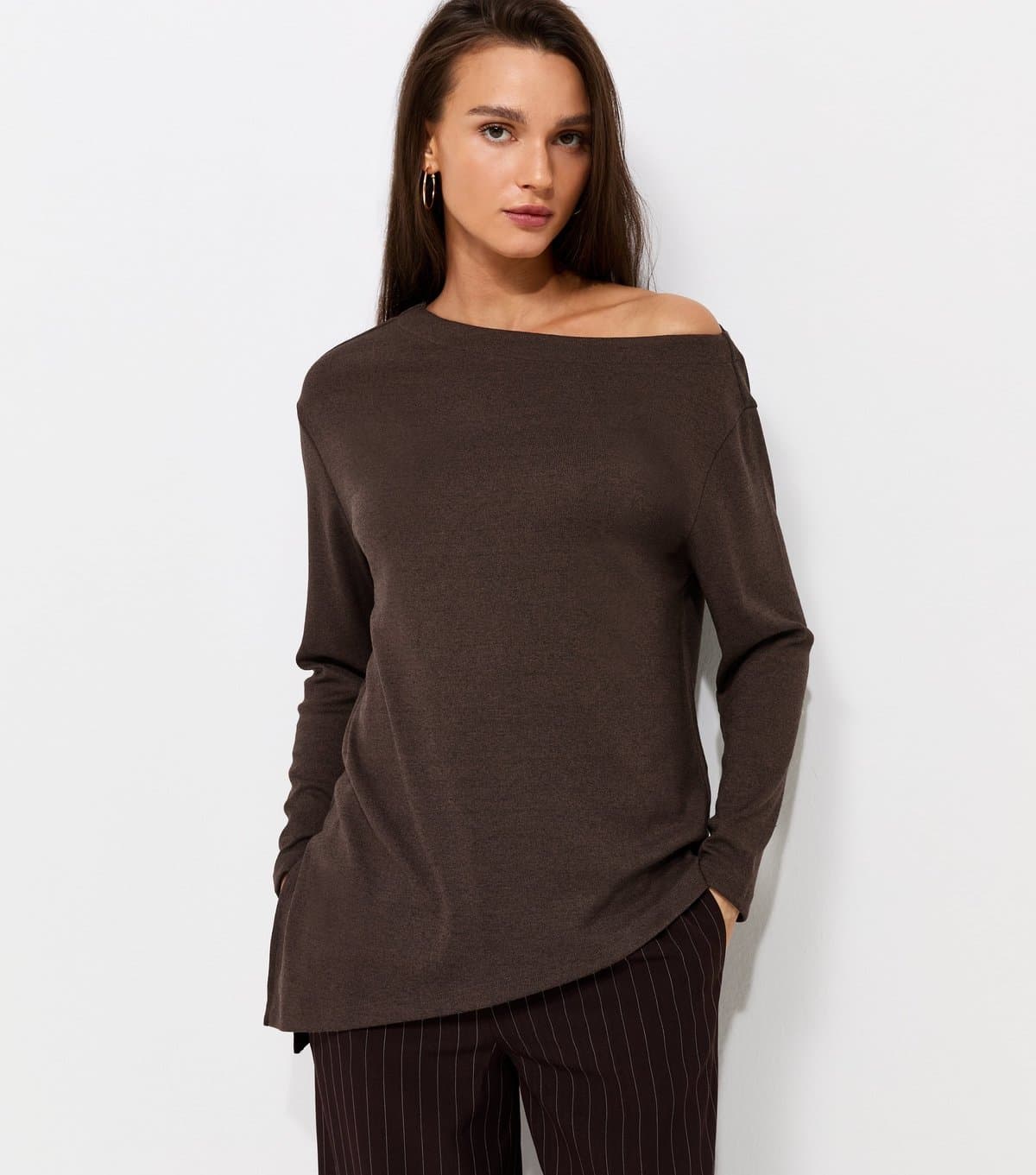 New Look Women's Dark Brown Asymmetric Hem Long Sleeve Top New Look