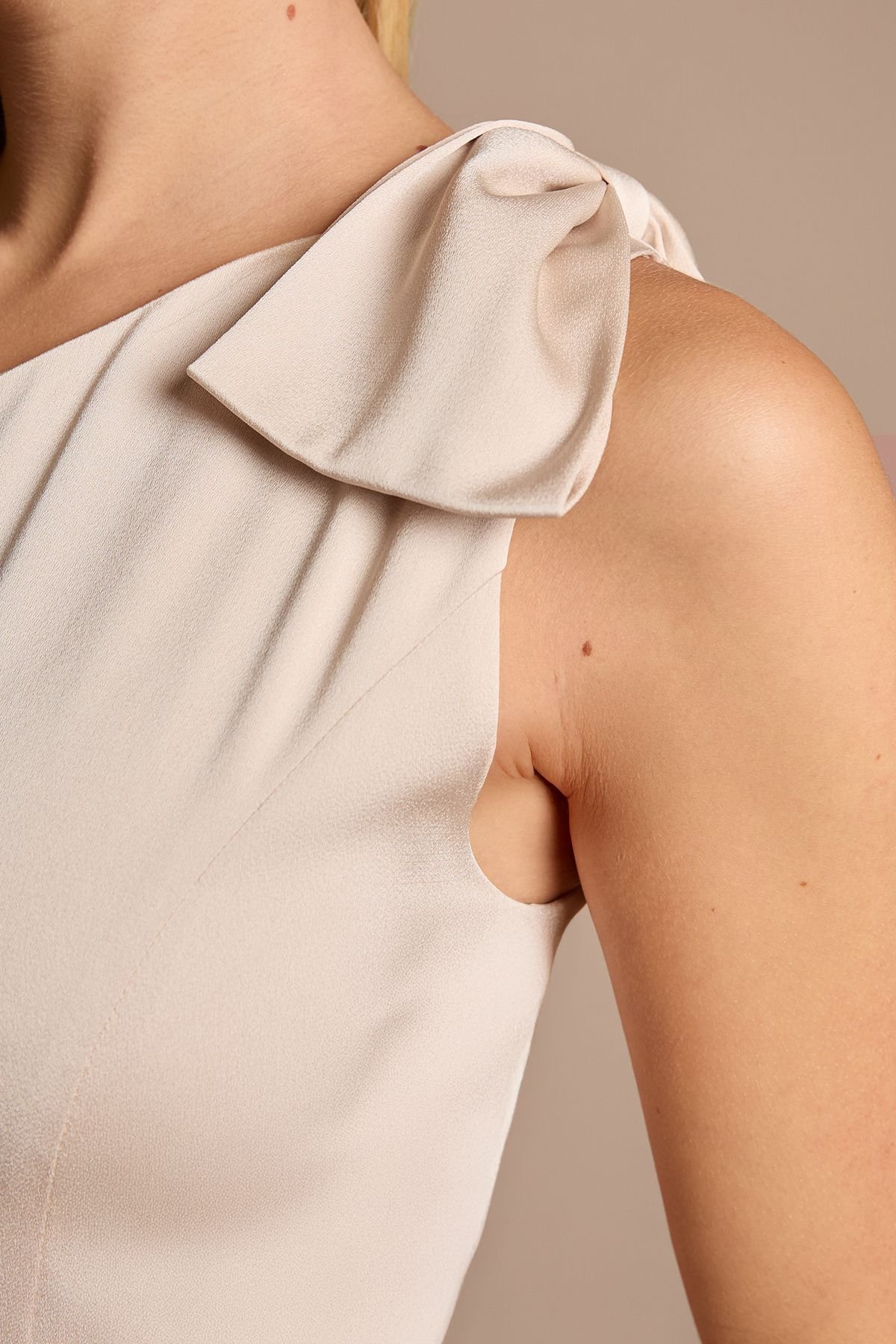 Coast Coast Women's Teen One Shoulder Bow Bridesmaid Dress in Champagne - 4