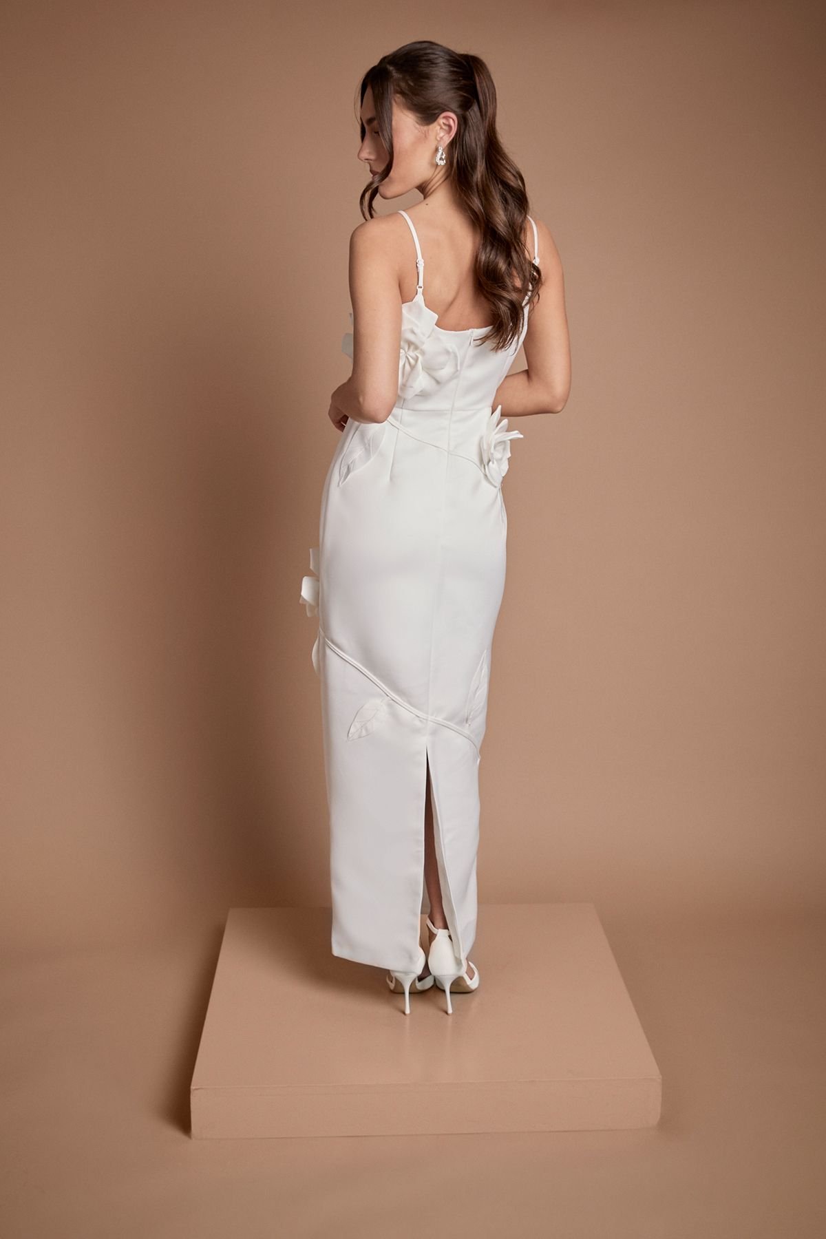 Coast Coast Women's Corsage Pencil Wedding Dress in Ivory - 3