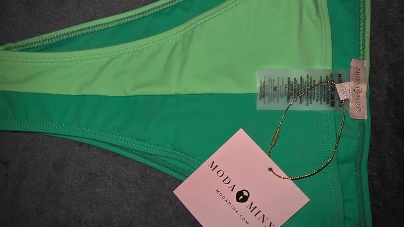 ASOS Tie side bikini bottom In bright green
Regular price
£2.00