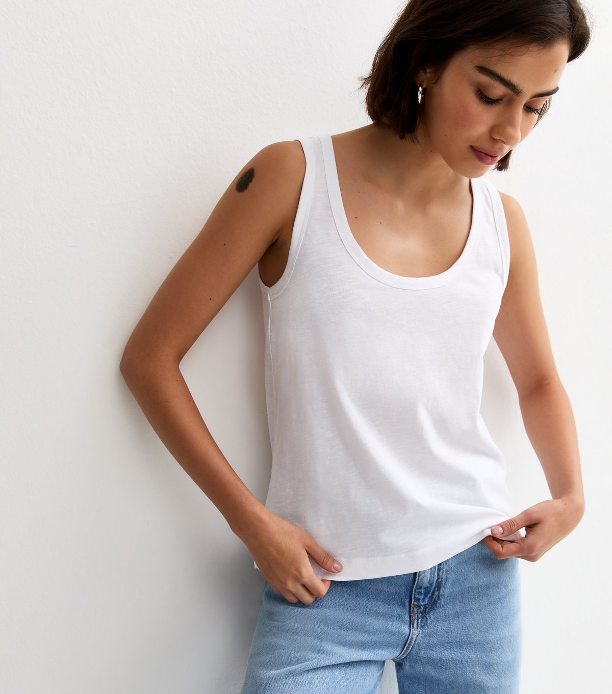 New Look Women's White Relaxed Scoop Neck Vest New Look - 2