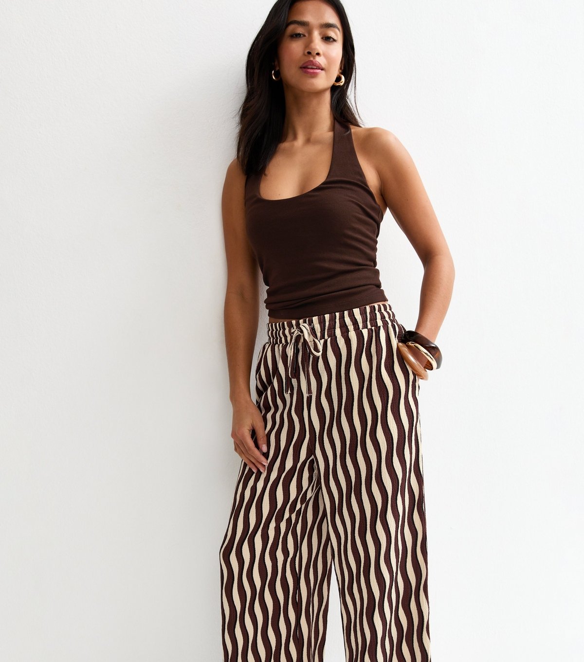 New Look Women's Petite Dark Brown Wave Crinkle Jersey Wide Leg Trousers New Look - 3