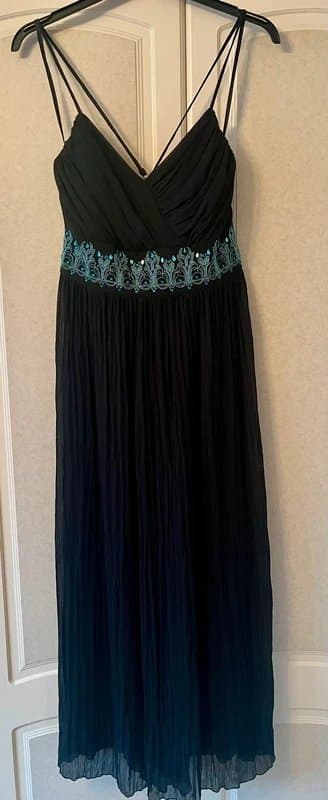 Nicholas Millington Prom dress Stunning  Black strapped evening gown/Prom dress/cruise dress