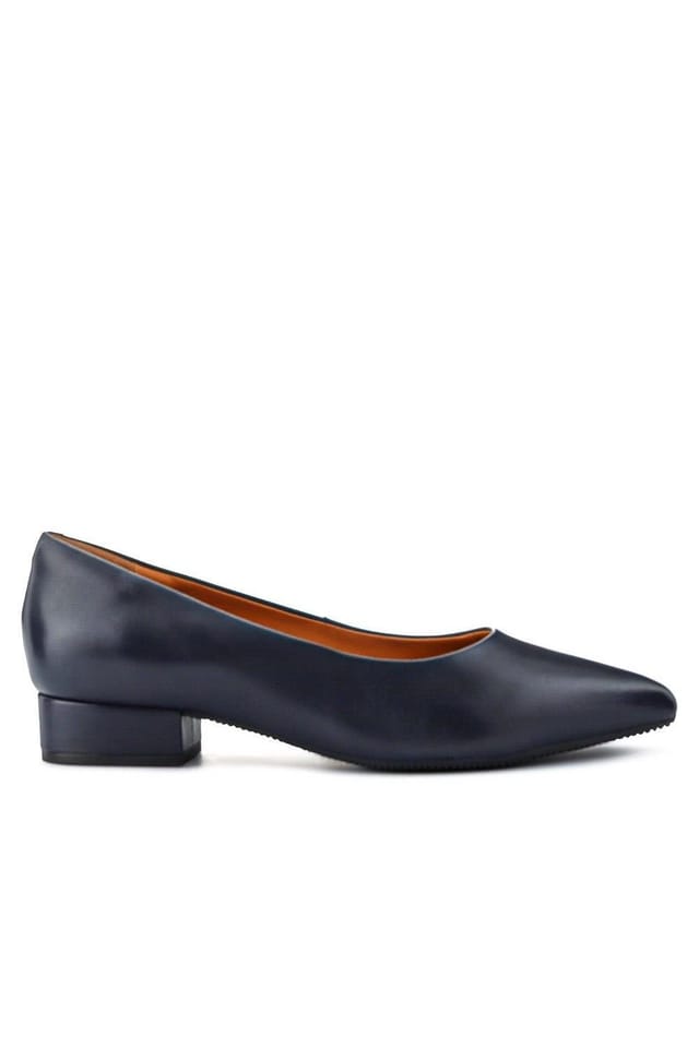 Jones Bootmaker Jones Bootmaker Women's Sunstone Wide Leather Court Shoes in Navy - 2