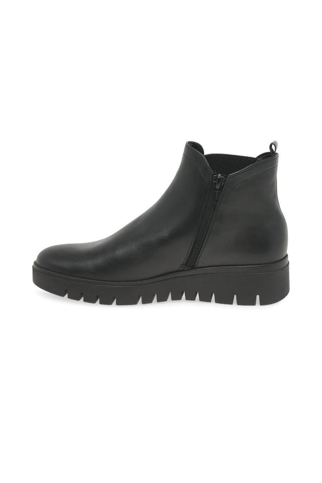Gabor Gabor Women's 'Dublin' Chelsea Boots in Black - 2