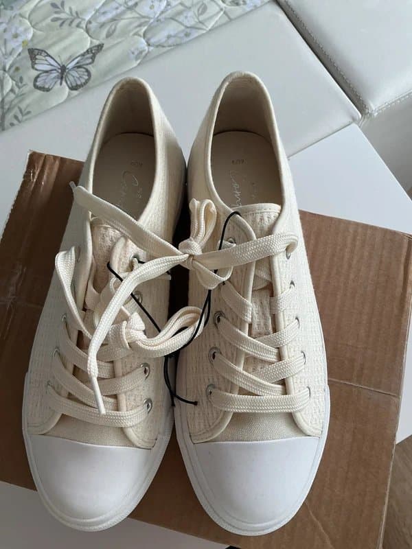 New Look Ladies canvas shoes New Look size 6