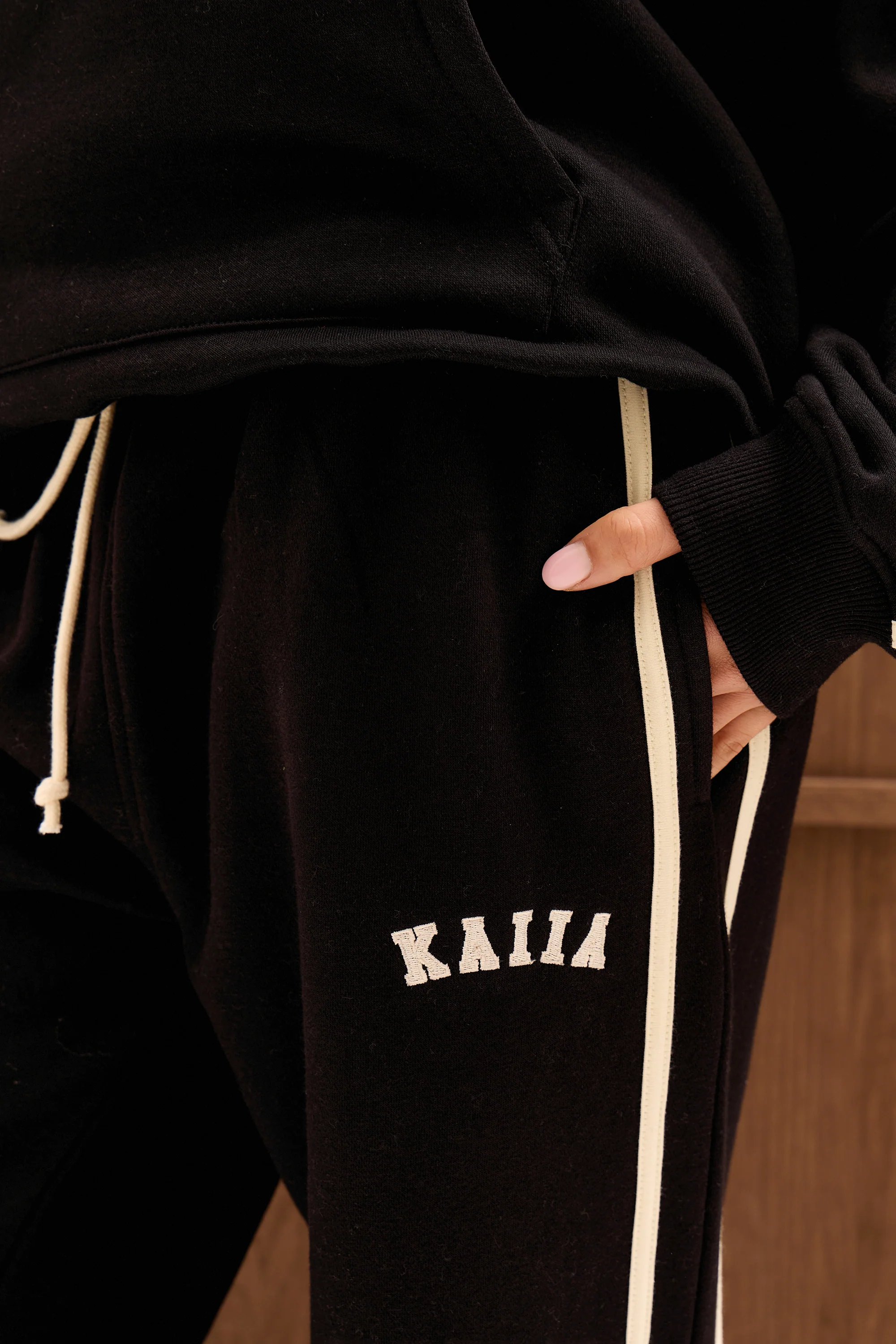 Kaiia Kaiia Sport Side Stripe Wide Leg Joggers Black & Cream - 3