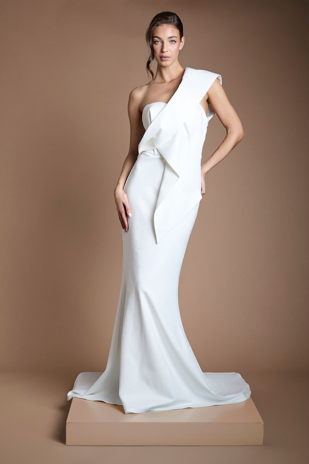 Coast Coast Women's Twist Bow Back Fishtail Wedding Dress in Ivory