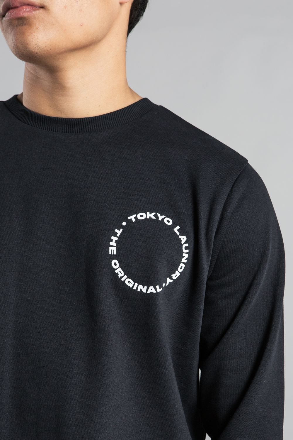 Tokyo Laundry Tokyo Laundry Men's Crew Neck Sweatshirt with Logo Print in Black - 4