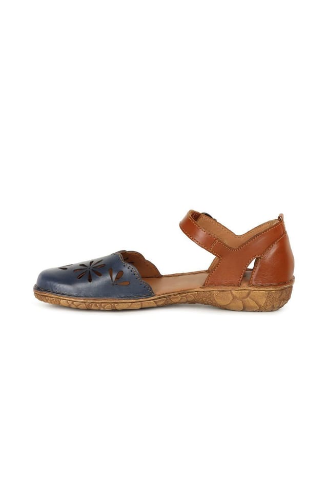 Josef Seibel Josef Seibel Women's 'Rosalie 04' Closed Toe Sandals in Navy - 2