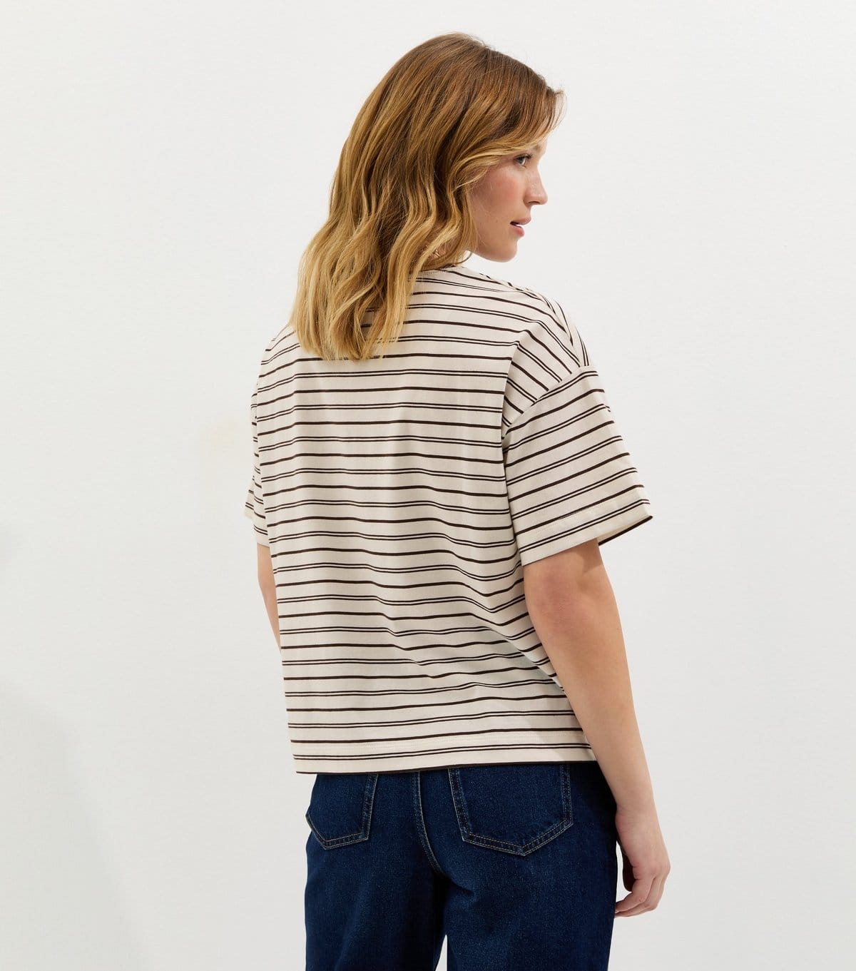 New Look Women's Cream Striped Boxy Crew Neck T-Shirt New Look - 4