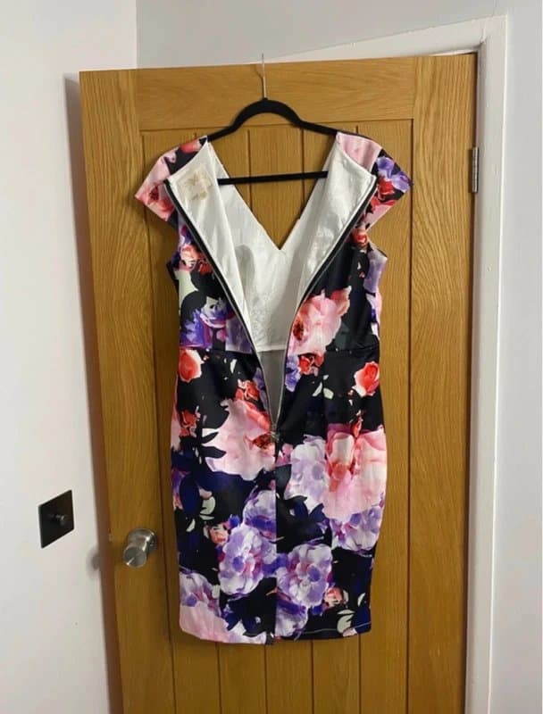 Lipsy Women’s Lipsy V Neck Floral Pencil Occasion Dress – Size 14