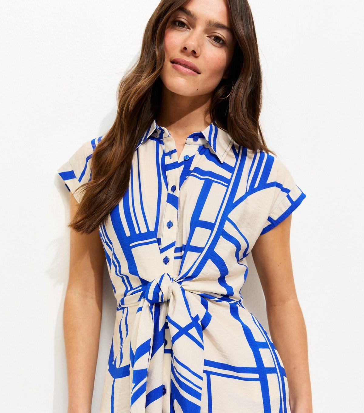 New Look Women's Petite Blue Geometric Print Twist Front Midi Shirt Dress New Look - 2