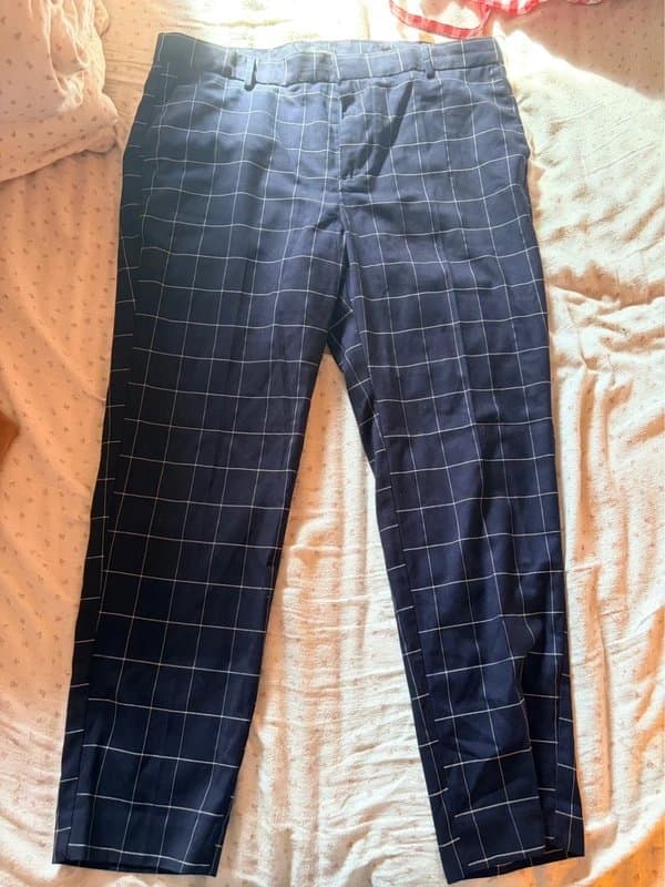 New Look Men’s suit trousers/dress trousers navy with white crosses design