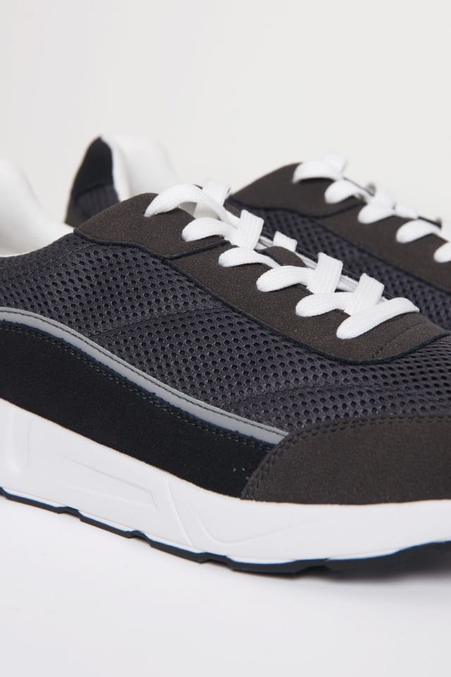 Threadbare Threadbare Men's Retro Lace Up Trainers in Grey - 3
