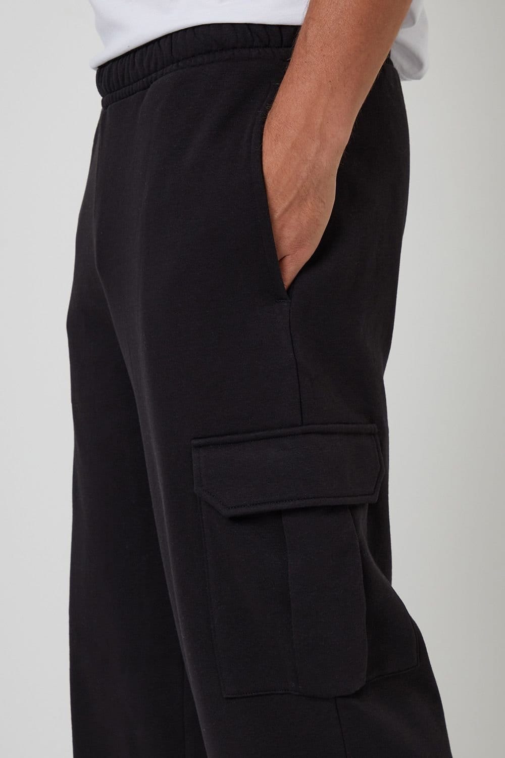 Threadbare Threadbare Men's Wide Leg Cargo Joggers in Black - 4