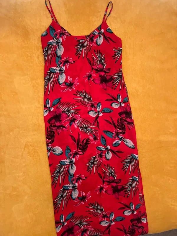 Missguided Misguided red floral maxi dress with split sides